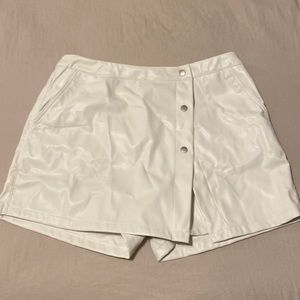 Vici Dolls Momo Pocketed Pleather Skort